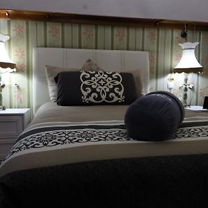 Standard Queen Suite
